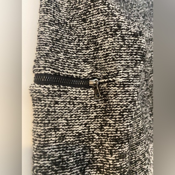 ⚫️ If it were me ⚫️ - black and white cropped sweater - Picture 2 of 2